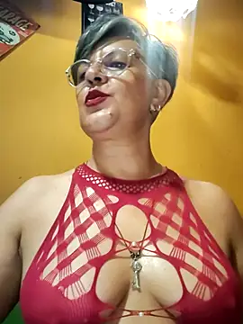 ilonna2025 online show from July 18, 10:46 pm