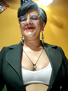ilonna2025 online show from July 22, 10:23 pm