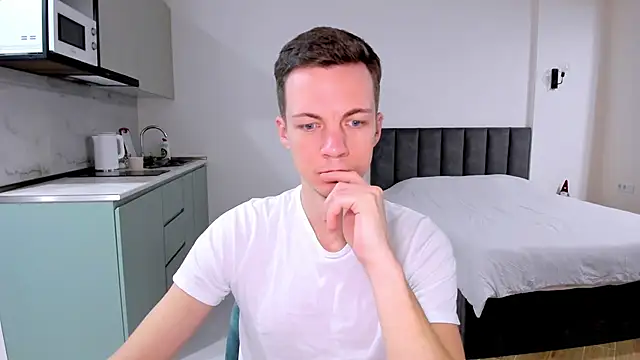 max shy online show from January 23, 1:24 pm