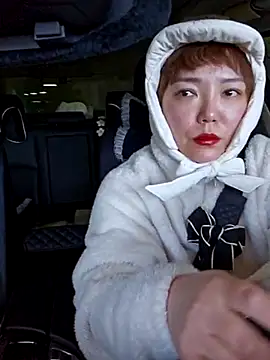 lunahong28 online show from February 11, 4:11 am