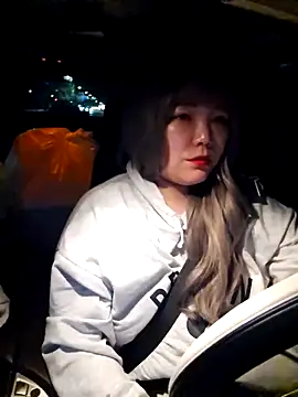 lunahong28 online show from March 4, 12:55 pm