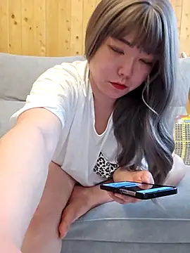 lunahong28 online show from March 5, 6:44 am