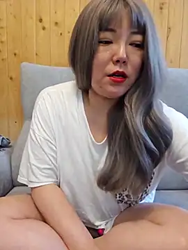 lunahong28 online show from March 9, 3:32 am