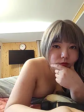 lunahong28 online show from March 14, 8:32 am
