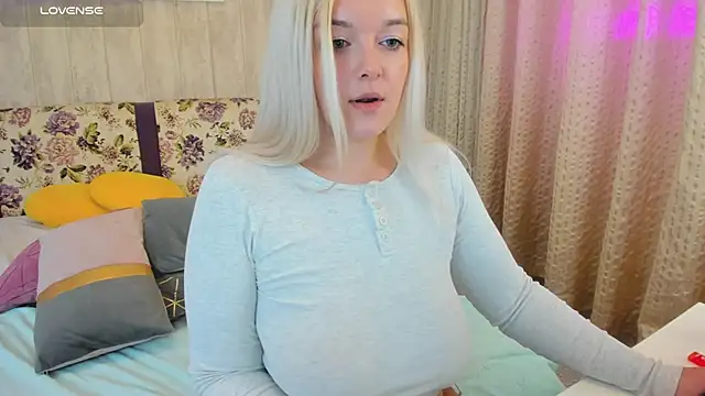 Snapshot of Misty__Fox chatting on January 21, 3:26 am Misty Fox online show from January 21, 3:26 am