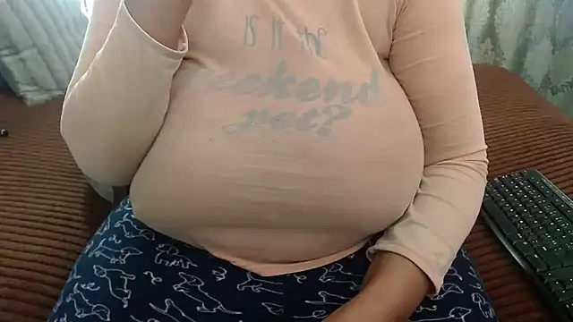 BUBBLYBUNNYxx online show from May 12, 6:32 am
