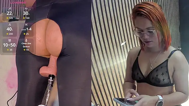 Snapshot of Sophie_new25 chatting on September 20, 12:28 pm Sophie new25 online show from September 20, 12:28 pm