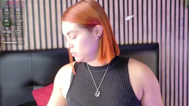 Snapshot of Sophie_new25 chatting on October 20, 1:00 pm Sophie new25 online show from October 20, 1:00 pm