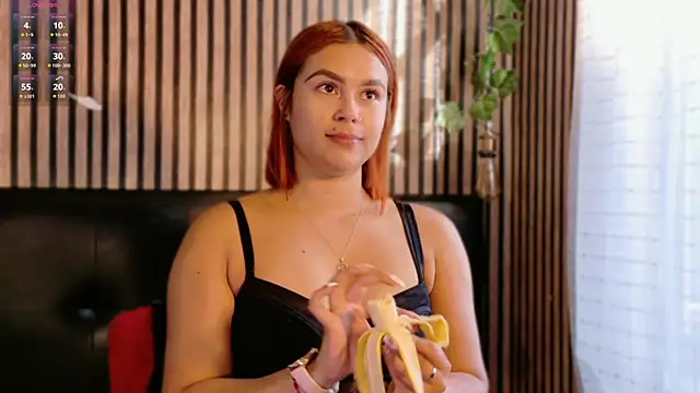 Snapshot of Sophie_new25 chatting on October 23, 12:15 pm Sophie new25 online show from October 23, 12:15 pm