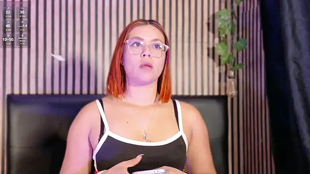 Snapshot of Sophie_new25 chatting on October 25, 12:45 pm Sophie new25 online show from October 25, 12:45 pm