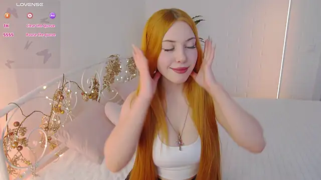 Snapshot of GiKarerra chatting on February 8, 9:04 pm GiKarerra online show from February 8, 9:04 pm