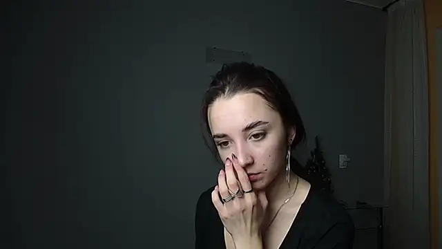 Snapshot of Eva_Gloryy chatting on February 12, 6:09 pm Eva Gloryy online show from February 12, 6:09 pm