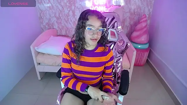 kassandra ch  online show from February 7, 4:35 pm