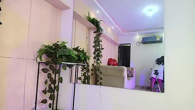 Snapshot of lorena_medina chatting on February 15, 7:39 pm lorena medina online show from February 15, 7:39 pm