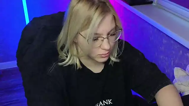 Snapshot of HotBrandyX chatting on February 27, 2:21 am HotBrandyX online show from February 27, 2:21 am