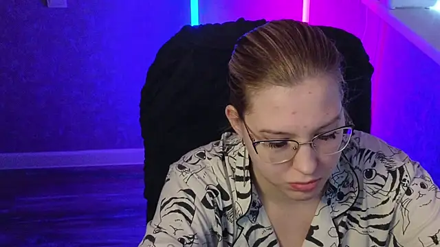 Snapshot of HotBrandyX chatting on March 2, 5:01 am HotBrandyX online show from March 2, 5:01 am