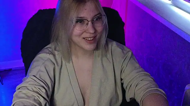 Snapshot of HotBrandyX chatting on March 3, 4:58 am HotBrandyX online show from March 3, 4:58 am