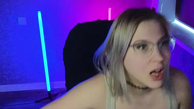 Snapshot of HotBrandyX chatting on March 7, 8:13 am HotBrandyX online show from March 7, 8:13 am