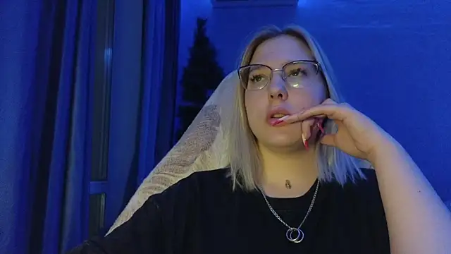 HotBrandyX online show from January 9, 1:58 pm