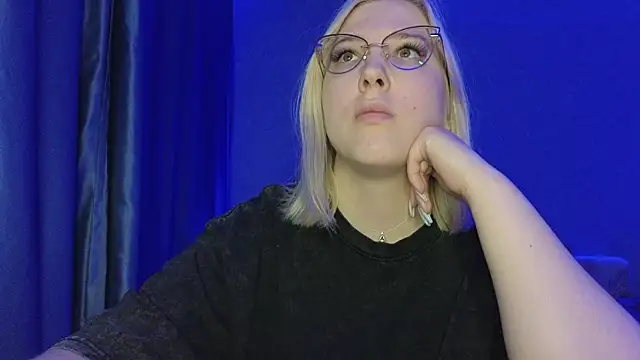 HotBrandyX online show from June 8, 3:23 pm
