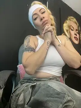 viktoria davis  online show from October 2, 11:34 pm