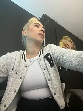 viktoria davis  online show from October 4, 10:52 pm