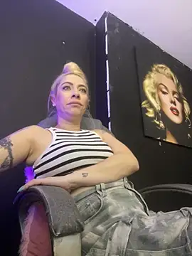 viktoria davis  online show from October 17, 11:51 pm