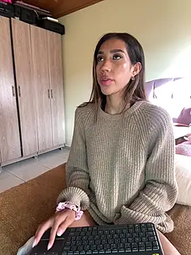 zoe storm online show from April 6, 9:49 pm