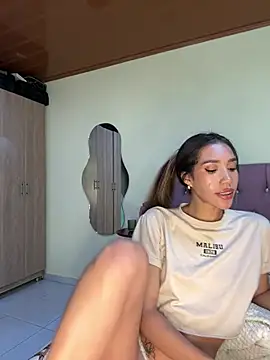 Snapshot of zoe_storm chatting on July 9, 10:47 pm zoe storm online show from July 9, 10:47 pm