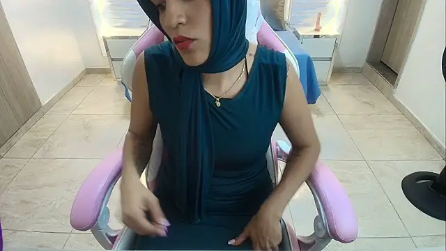 Zulema hamdi online show from February 3, 10:32 pm
