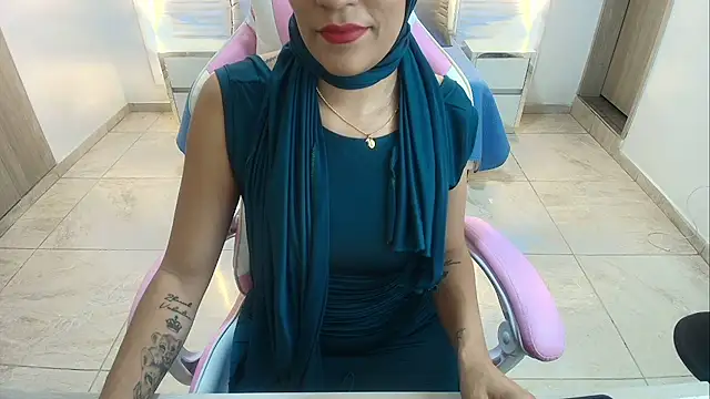 Zulema hamdi online show from February 4, 7:22 pm