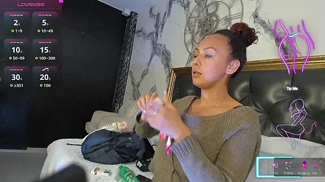 Snapshot of DalayMoore chatting on February 16, 8:27 pm DalayMoore online show from February 16, 8:27 pm