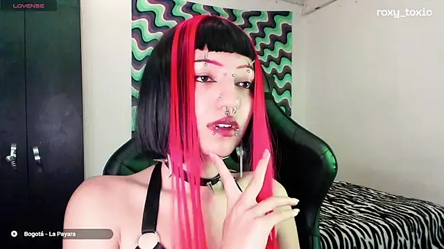 roxy toxic online show from March 11, 1:48 am