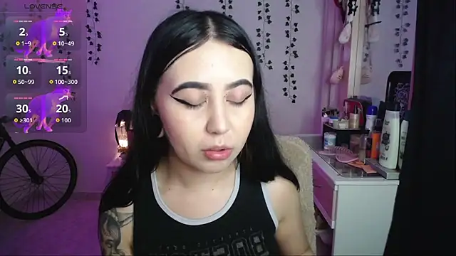 Snapshot of _codeline chatting on February 17, 5:04 am codeline online show from February 17, 5:04 am