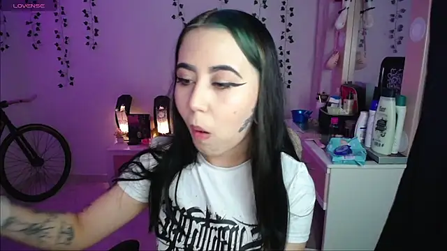 Snapshot of _codeline chatting on March 21, 3:44 am codeline online show from March 21, 3:44 am