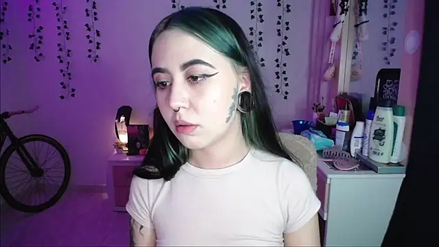 Snapshot of _codeline chatting on March 30, 3:51 am codeline online show from March 30, 3:51 am