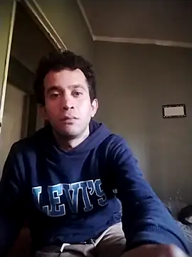 Snapshot of EstebanAkyLu chatting on August 1, 3:44 pm EstebanAkyLu online show from August 1, 3:44 pm