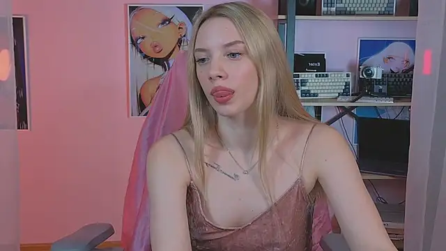 Snapshot of katt__y chatting on March 20, 5:12 am katt y online show from March 20, 5:12 am