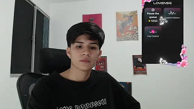 Snapshot of Dha_lia0 chatting on May 19, 1:56 am Dha lia0 online show from May 19, 1:56 am