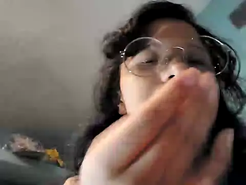 Snapshot of CelestGirl chatting on January 20, 5:15 am CelestGirl online show from January 20, 5:15 am