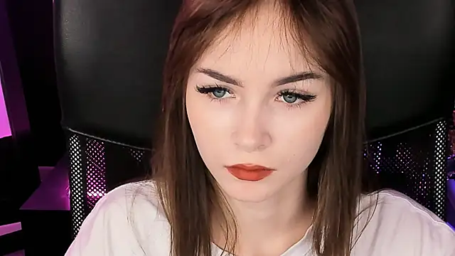 DakotaaJohnnson online show from February 11, 6:22 pm