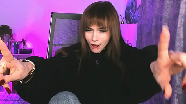 DakotaaJohnnson online show from February 21, 5:42 pm