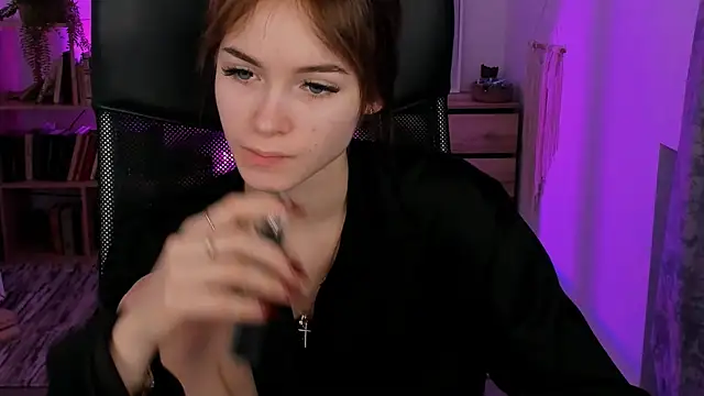 DakotaaJohnnson online show from March 1, 11:39 am