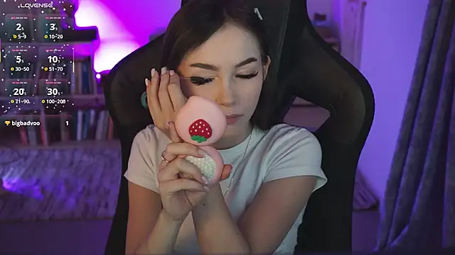 DakotaaJohnnson online show from March 22, 9:02 am