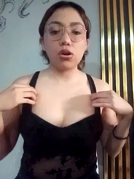 Snapshot of criscrispdv chatting on February 27, 11:27 pm criscrispdv online show from February 27, 11:27 pm