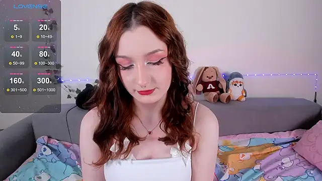 Snapshot of EmmyStar_ chatting on February 19, 10:42 pm EmmyStar online show from February 19, 10:42 pm