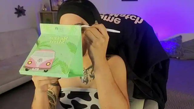 Nicole Foxx  online show from October 15, 7:25 pm