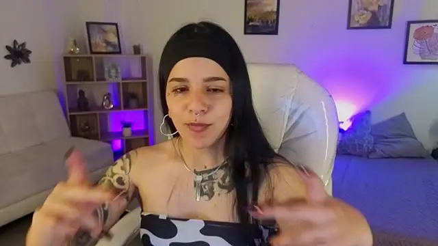 Nicole Foxx  online show from October 16, 7:48 pm