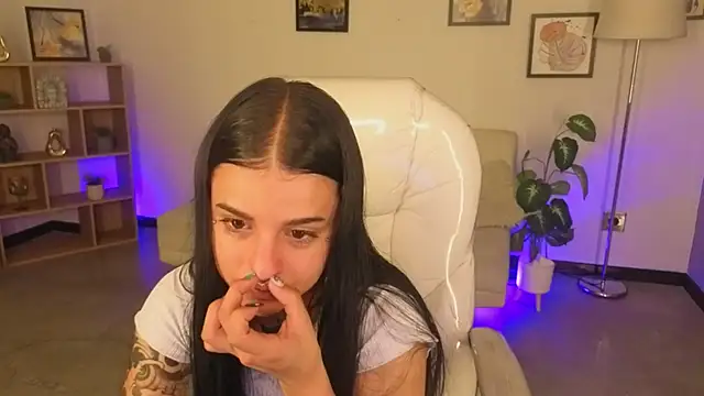 Nicole Foxx  online show from November 8, 7:56 pm