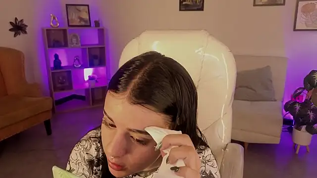 Nicole Foxx  online show from November 15, 8:05 pm